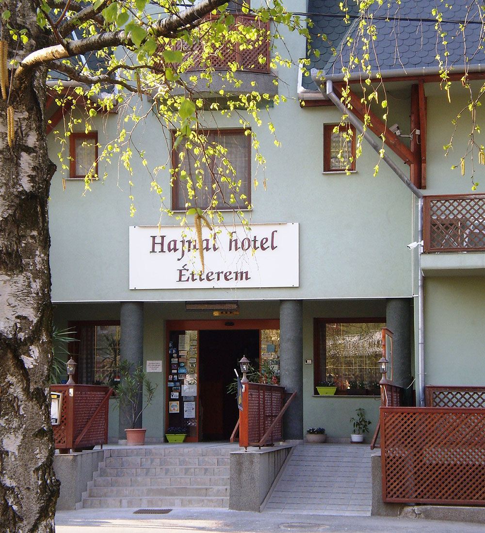 Hajnal Hotel Gyógyszálloda